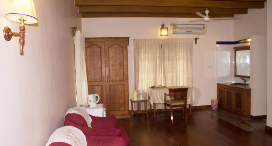 Dutch Bungalow - Heritage Hotel, Kochi 5